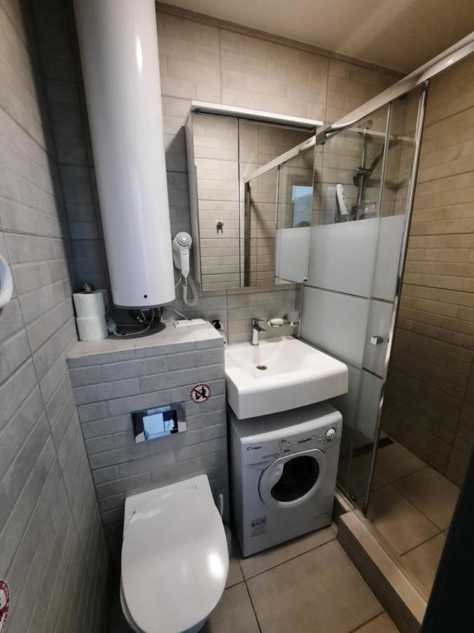 Посуточно Мини-Студия Метро Дорогожичи Киев Buitenkant foto